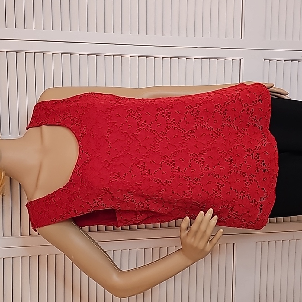 Red Sleeveless Lace Top